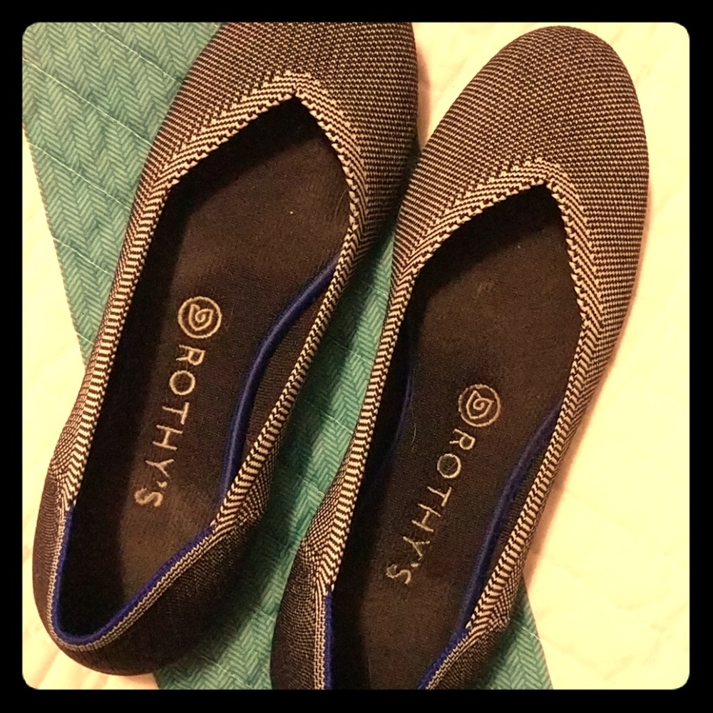 Charcoal gray Birdseye Rothy's 9 flat round toe